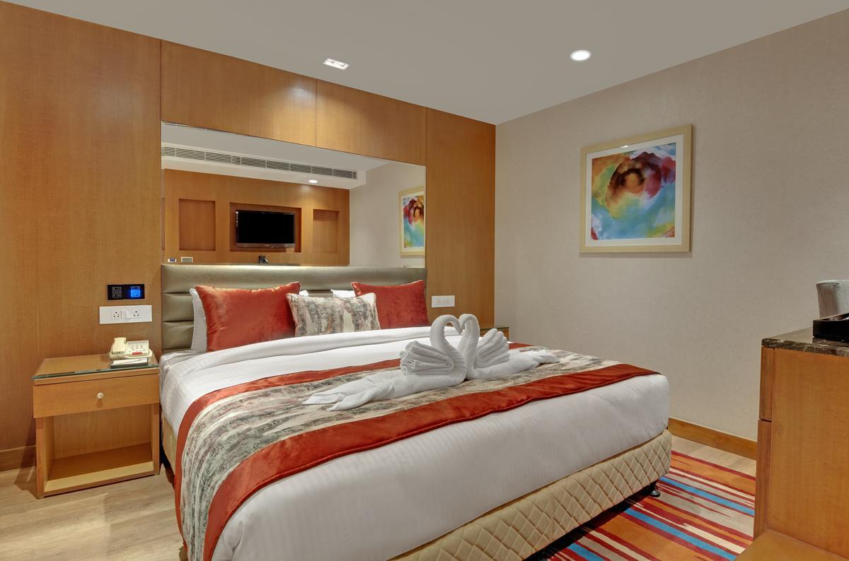 Beacon Hotel Nirman Vihar Neu-Delhi Exterior foto
